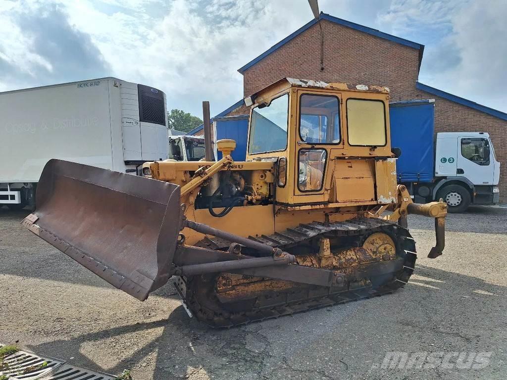 Komatsu D45-1 Pásové dozery