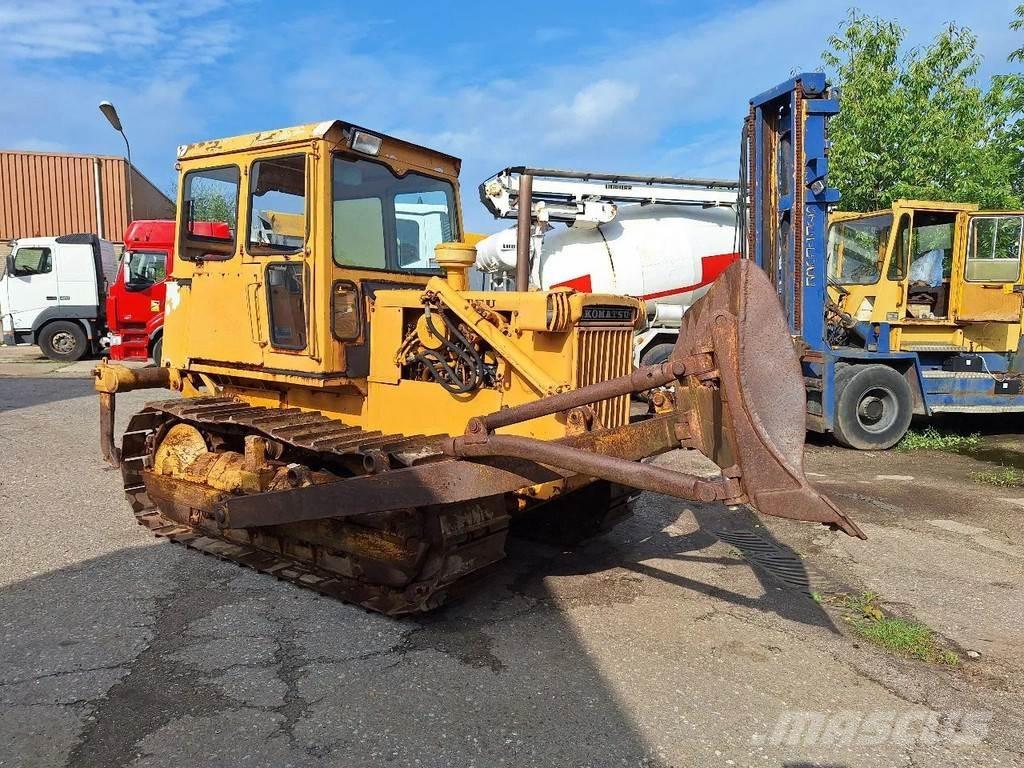 Komatsu D45-1 Pásové dozery