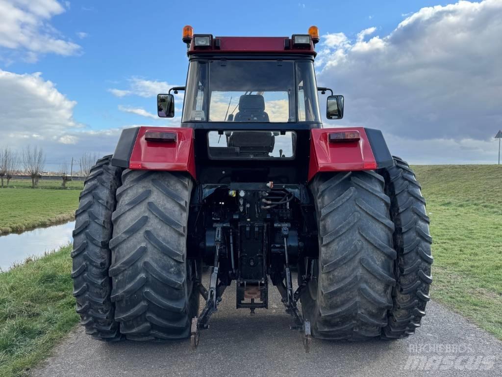 Case IH 1255 XL Traktory