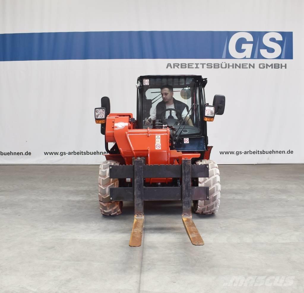 JCB 520-40 4WS Teleskopické manipulátory