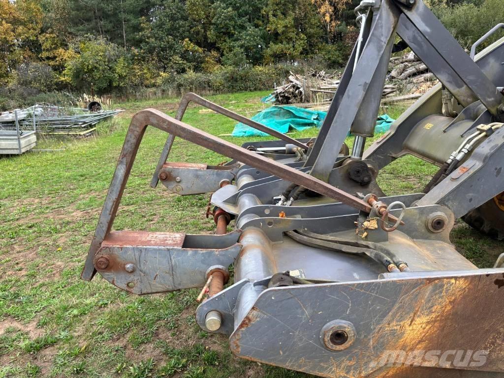 Volvo BL 71 Rýpadlo-nakladače