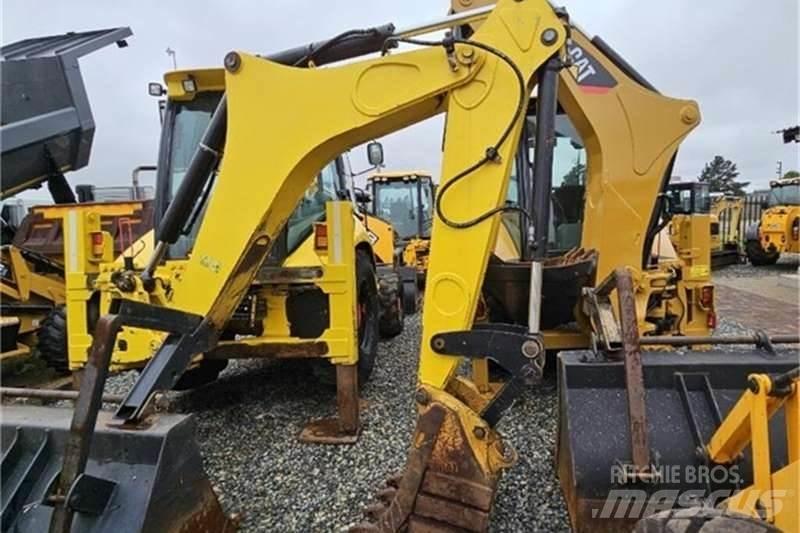 CAT 422E TLB Rýpadlo-nakladače