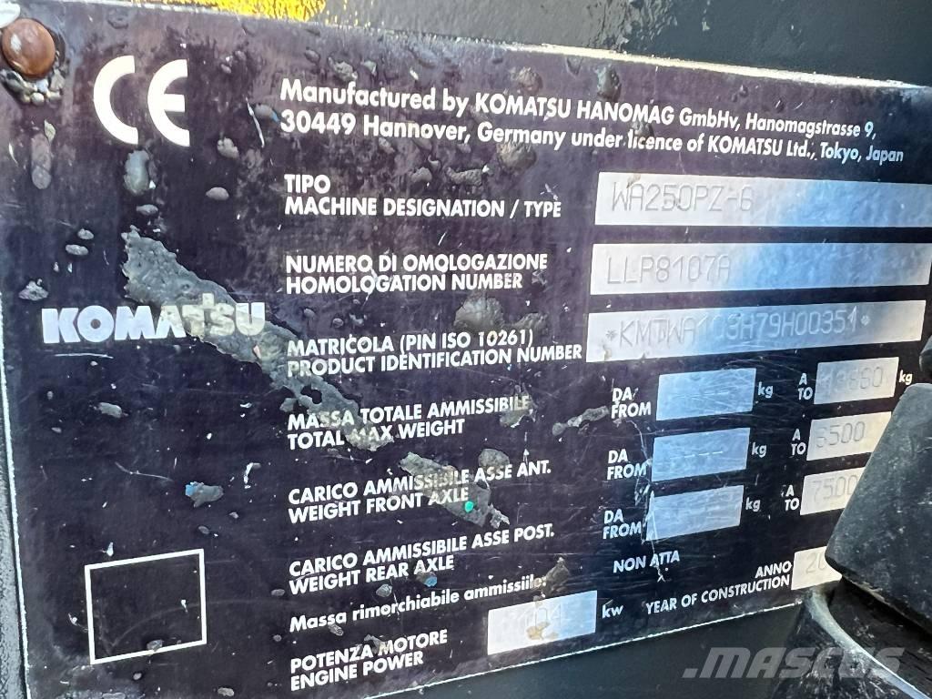 Komatsu WA 250 PZ-6 Kolové nakladače