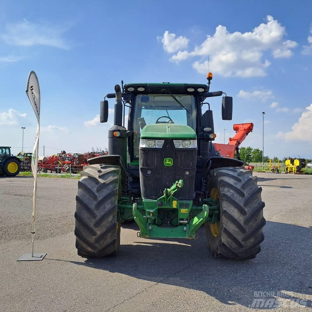 John Deere 7310 R Traktory