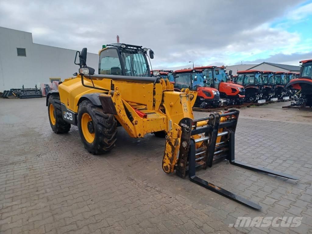 JCB 540-140 Teleskopické manipulátory