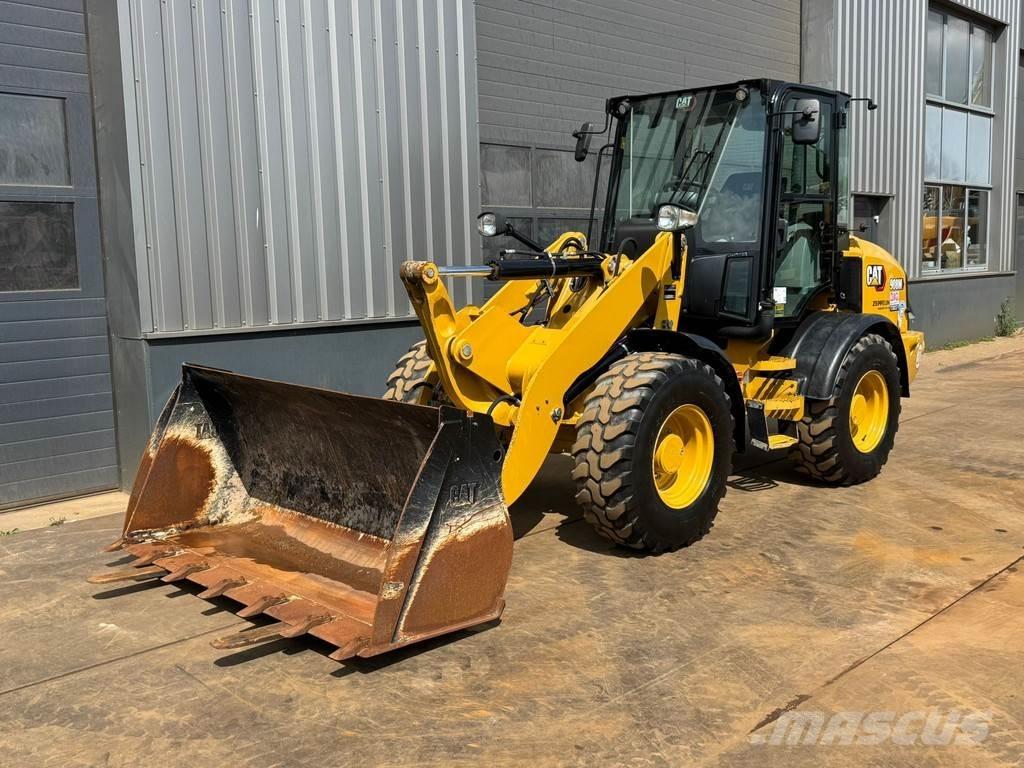 CAT 908M Kolové nakladače