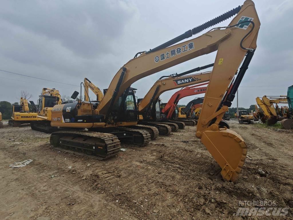 CAT CAT320d Midi rýpadla 7t - 12t