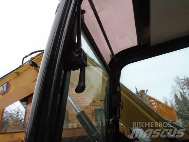 CAT 307 E2 Pásová rýpadla