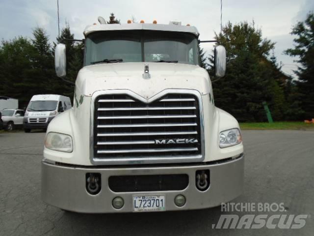 Mack CXU 613 Tahače