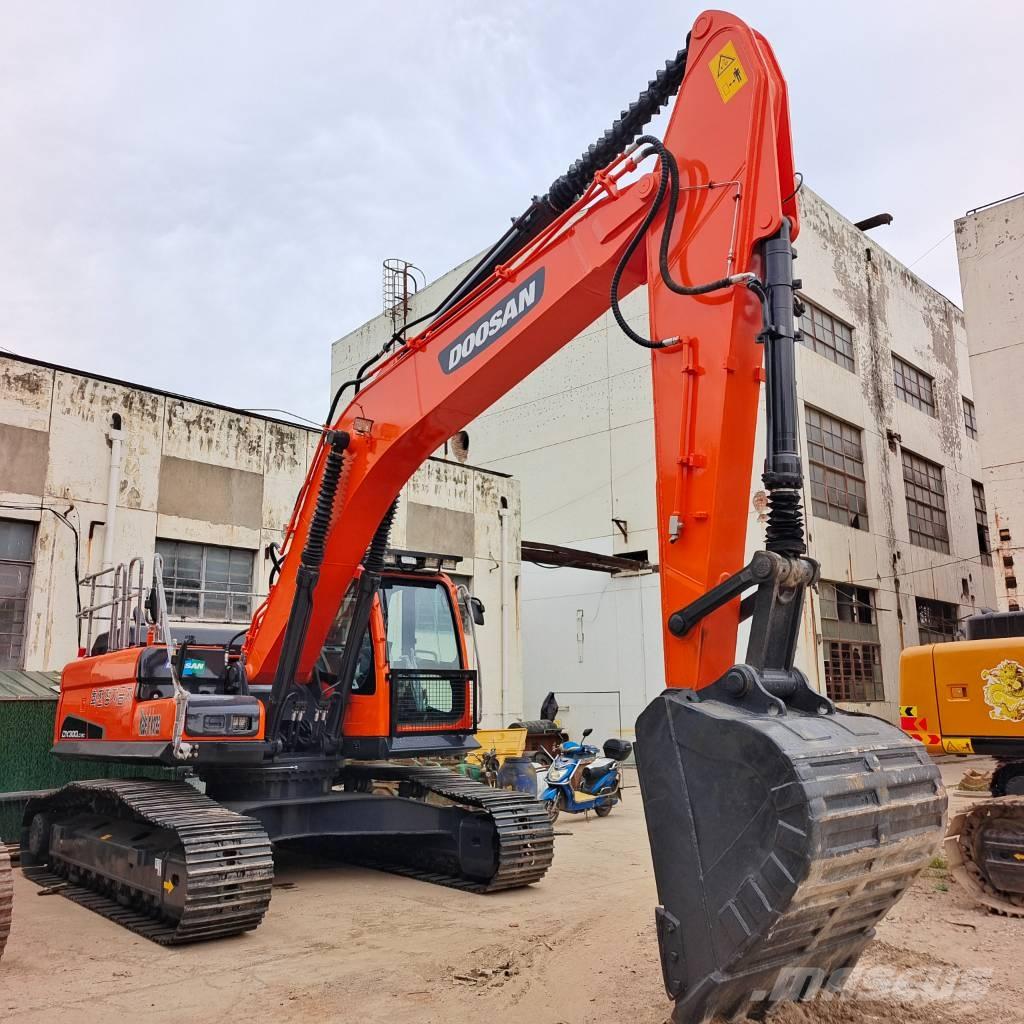 Doosan DX 300 Pásová rýpadla
