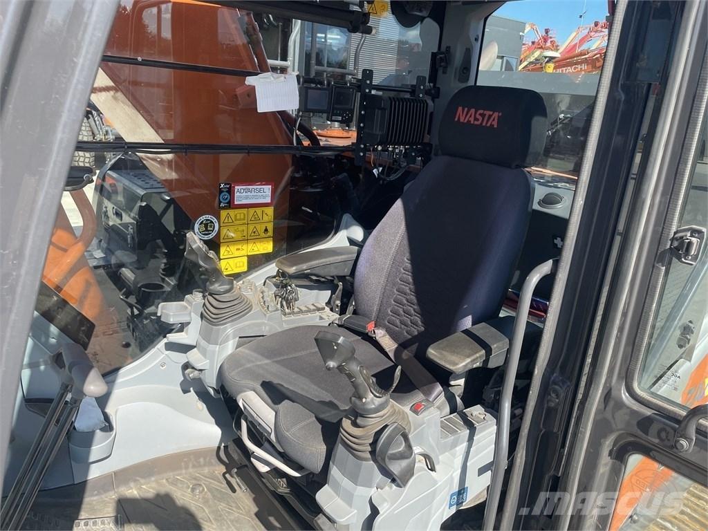 Hitachi ZX 300 LC-7 Pásová rýpadla