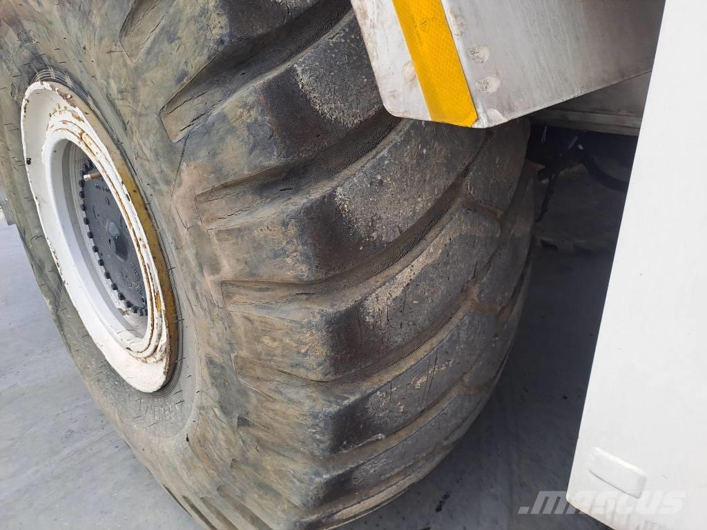 Grove RT890E Jeřáby pro těžký terén