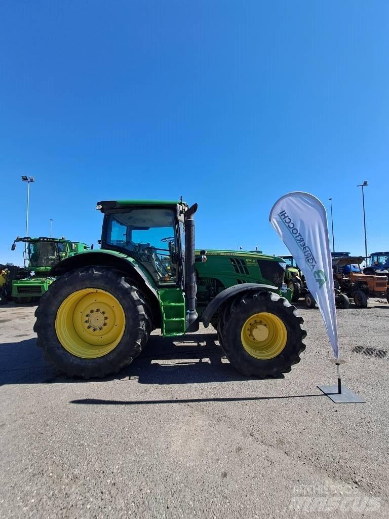 John Deere 6210 R Traktory