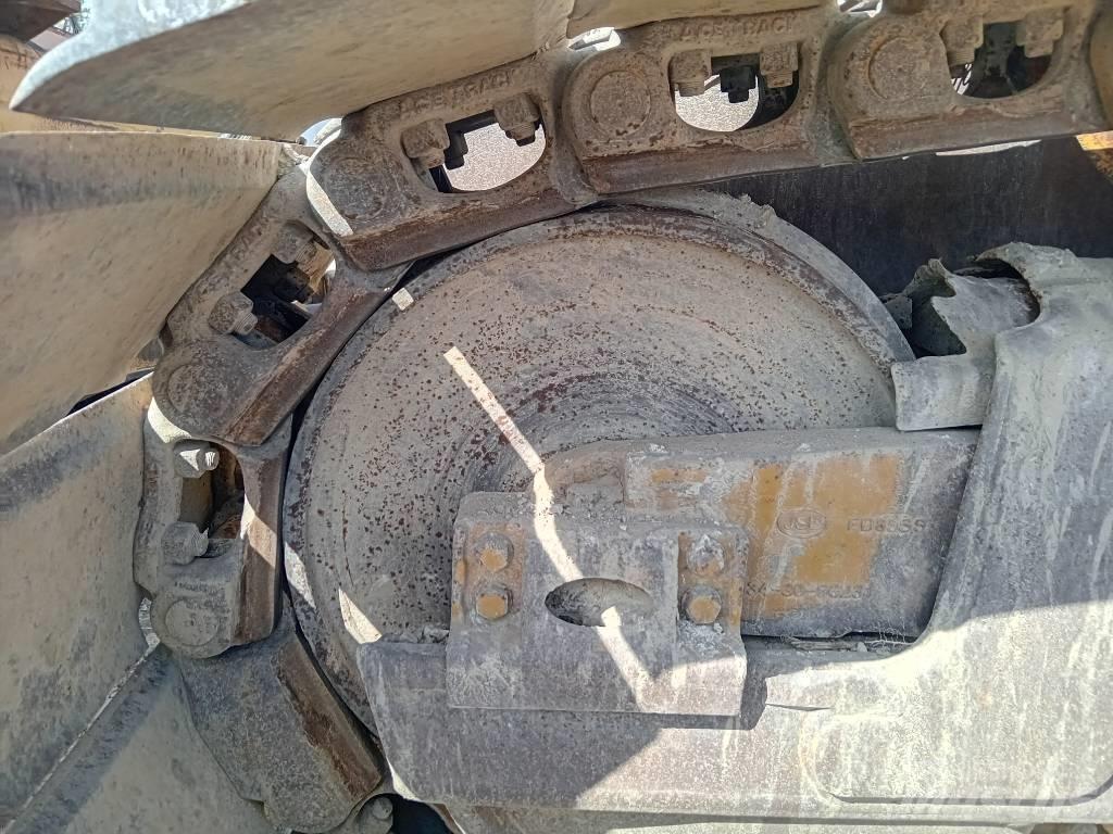 Komatsu D 65 PX-15 Pásové dozery
