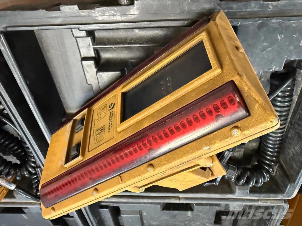 CAT D6M Pásové dozery