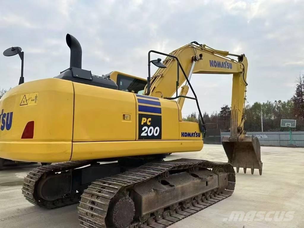 Komatsu PC 200 Pásová rýpadla