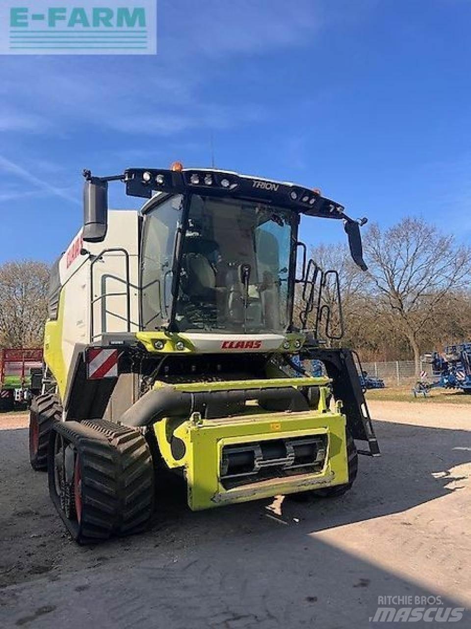 CLAAS trion 730tt Sklízecí mlátičky