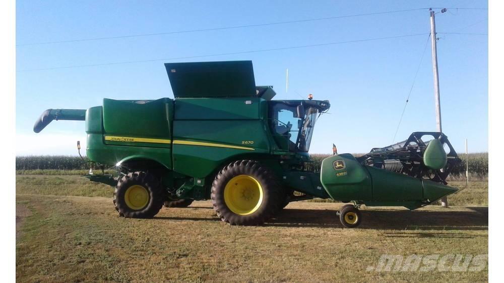 John Deere S 670 Sklízecí mlátičky