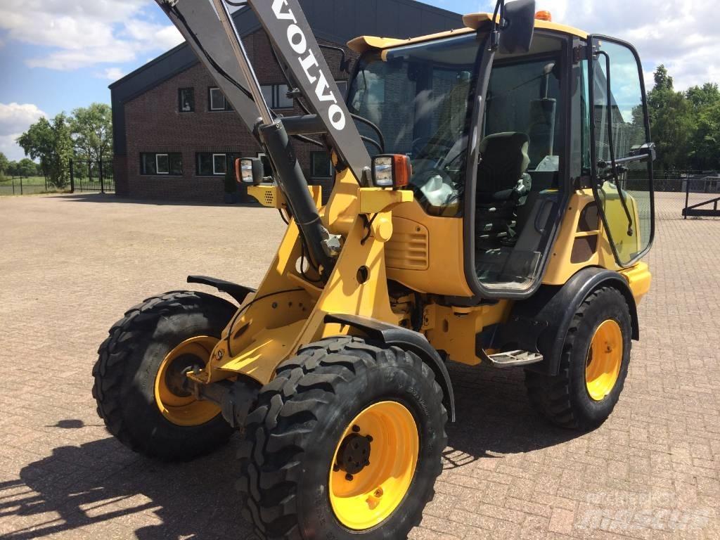 Volvo L 25 F Kolové nakladače