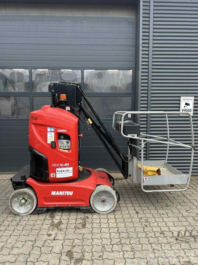 Manitou 100 VJR Vertikální sloupové výtahy