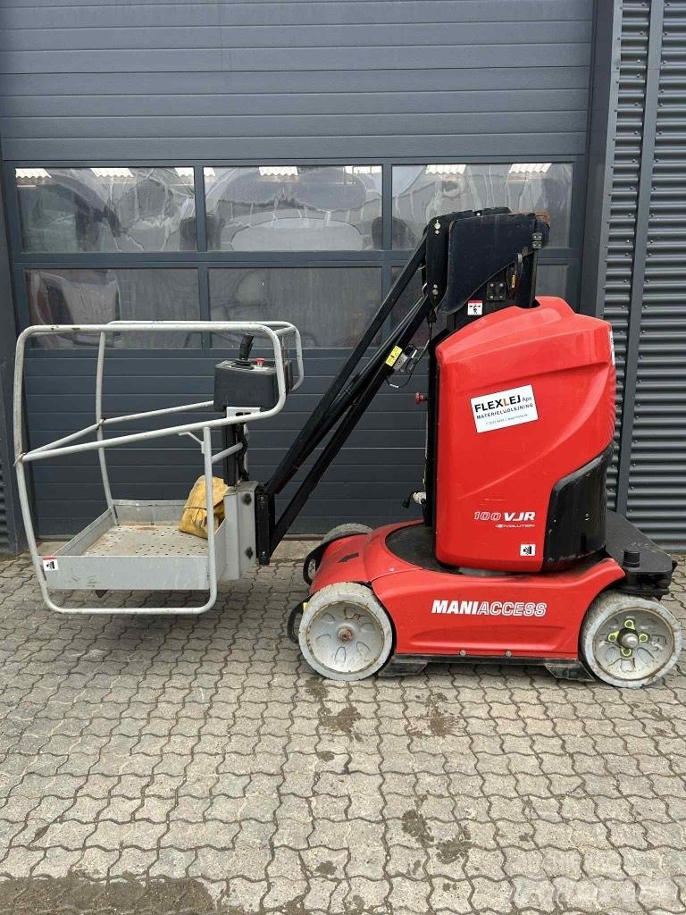 Manitou 100 VJR Vertikální sloupové výtahy