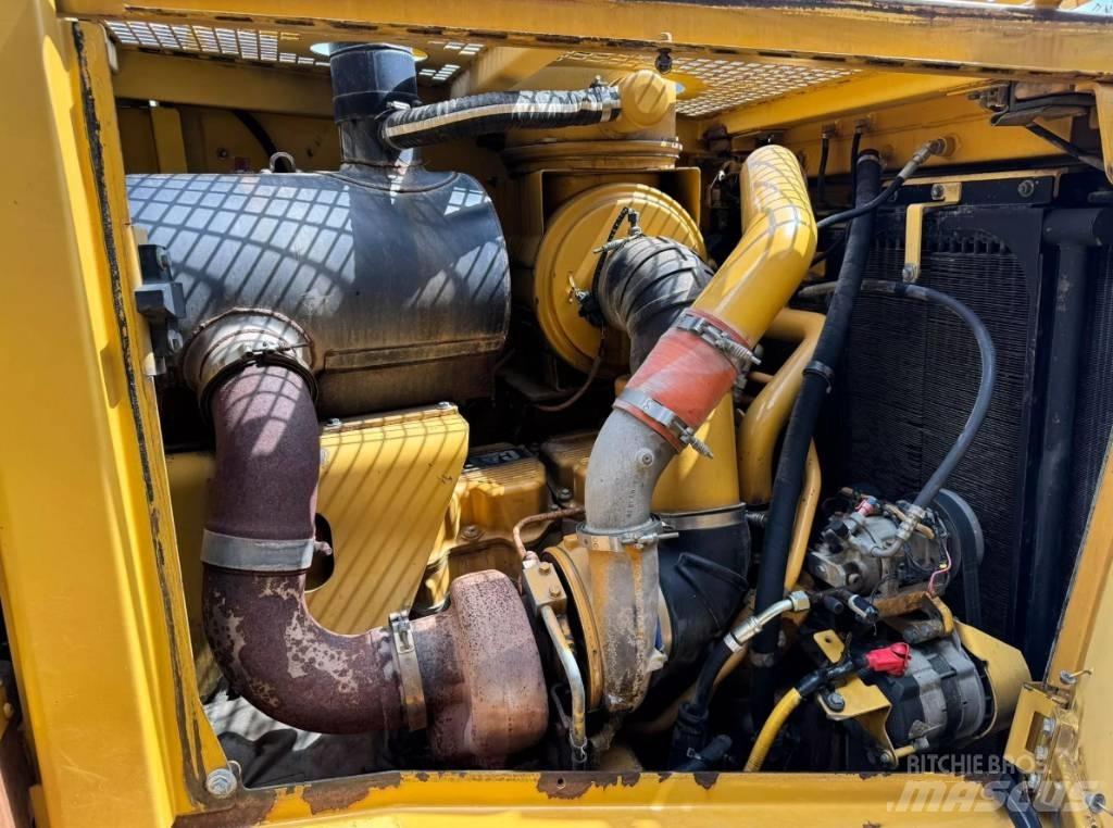 CAT D 8 T Pásové dozery