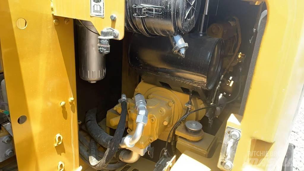 CAT 306E Pásová rýpadla