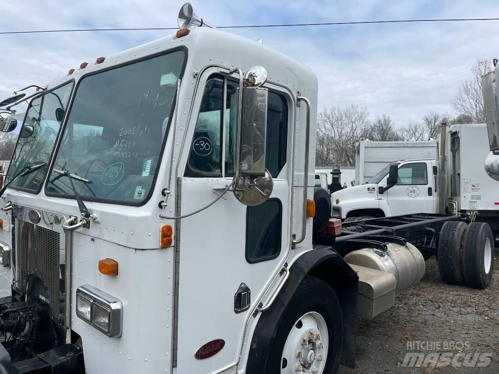 Peterbilt 320 Nákladní vozidlo bez nástavby
