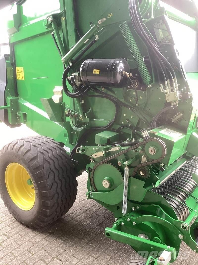 John Deere V461M Lis na válcové balíky