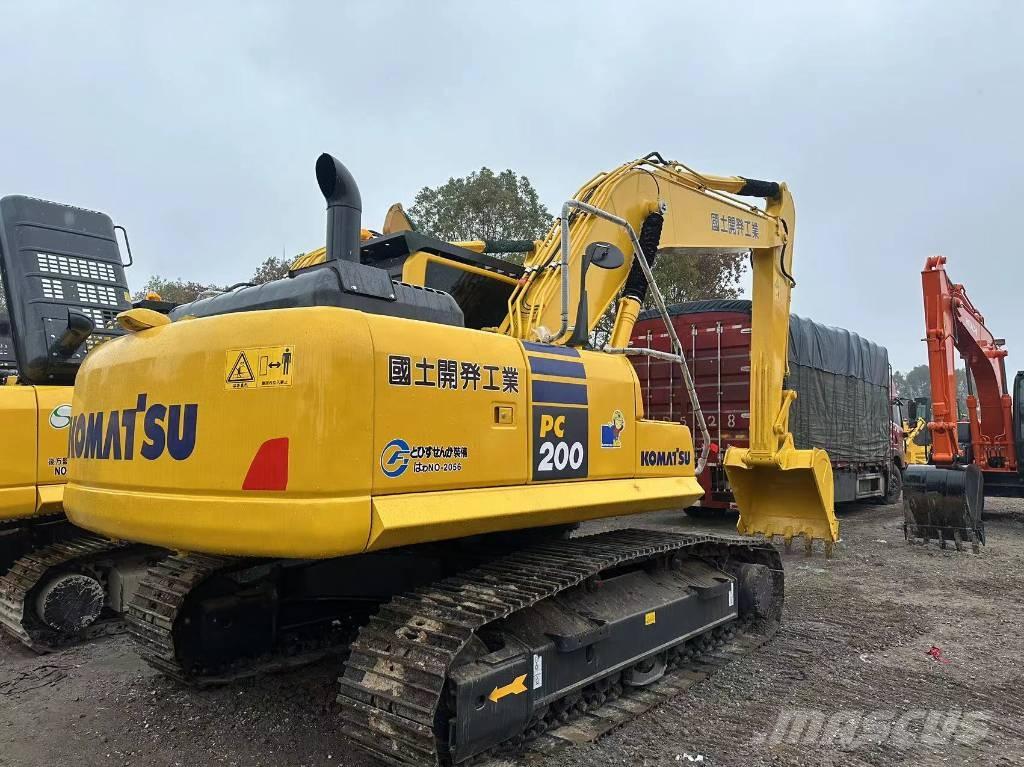 Komatsu PC 200 Pásová rýpadla