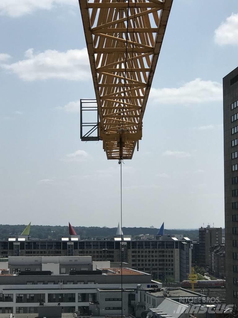 Liebherr 110 EC-B 6 Stavební jeřáby