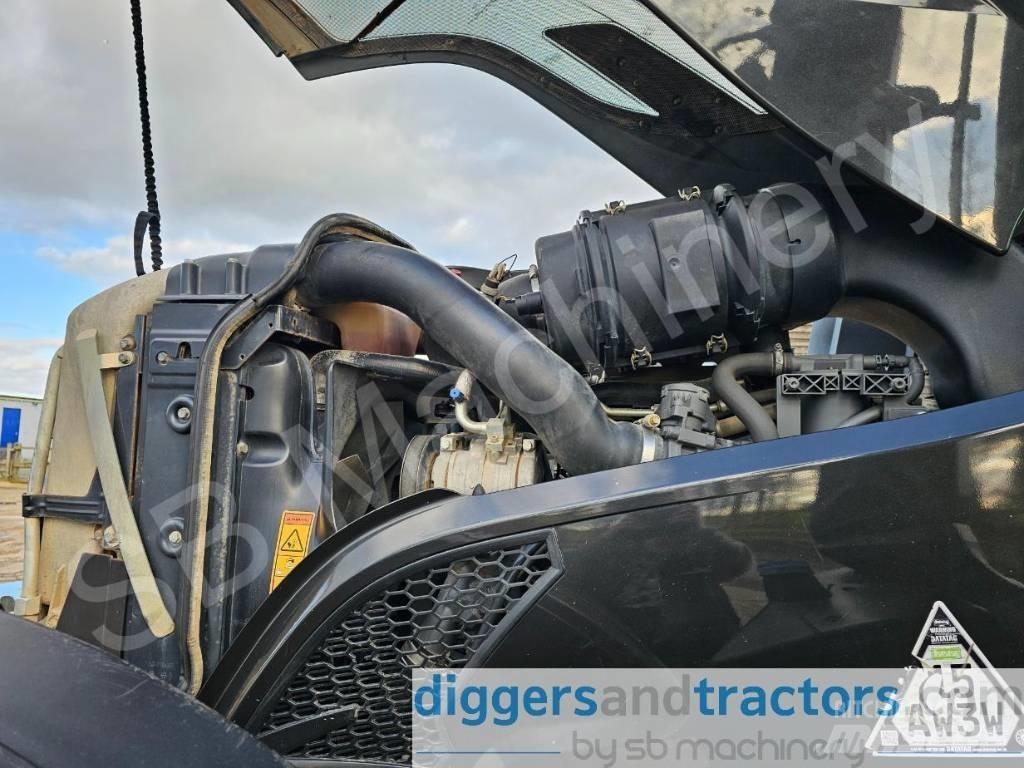 Valtra T 154 Traktory
