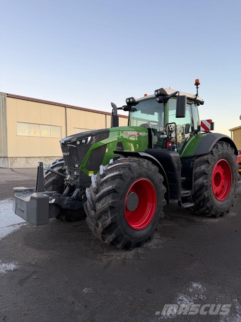 Fendt 933 Vario Traktory
