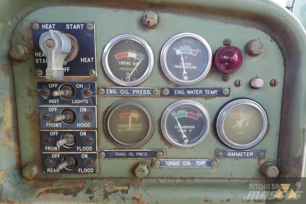 CAT D7F Ex-army Pásové dozery