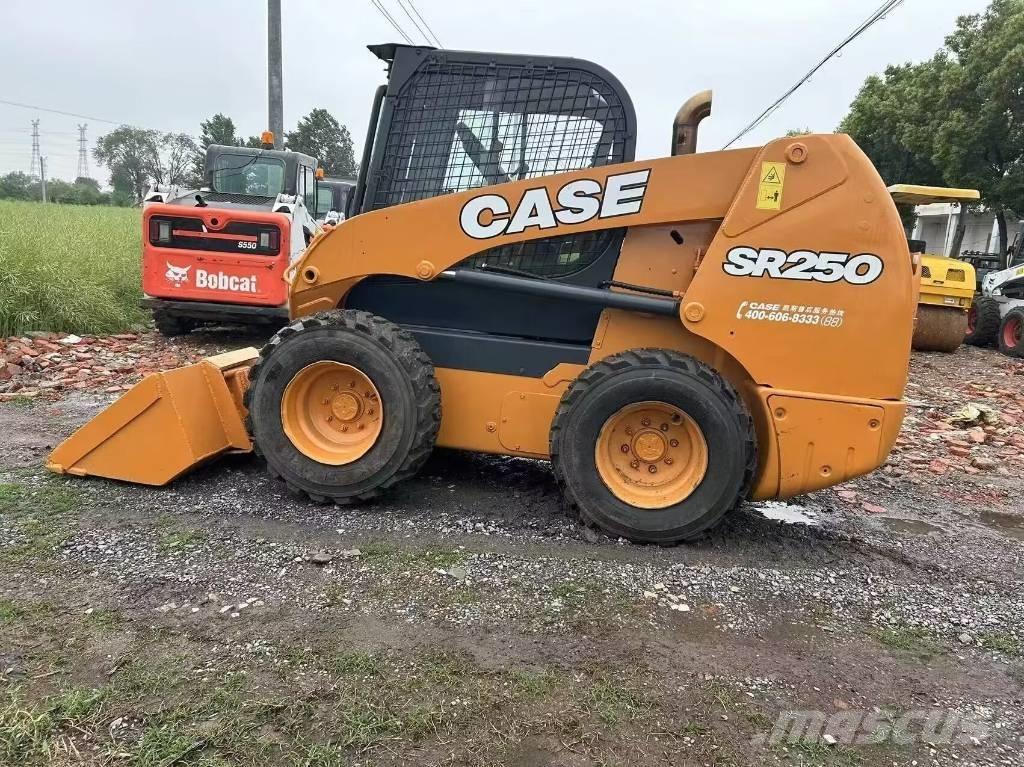 CASE SR 250 Smykem řízené nakladače