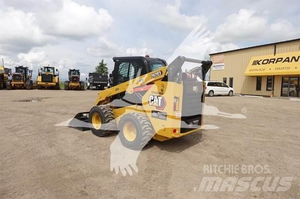 CAT 262D3 Smykem řízené nakladače