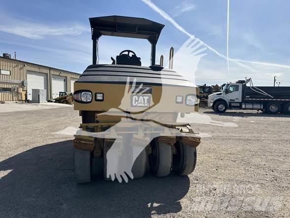 CAT CW14 Pneumatikové válce