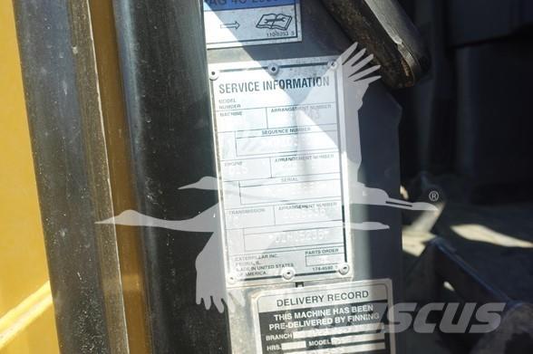 CAT D8T Pásové dozery