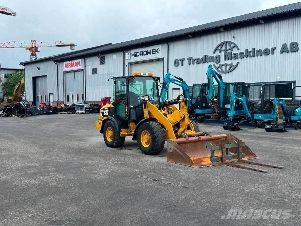 CAT 906 H 2 Kolové nakladače