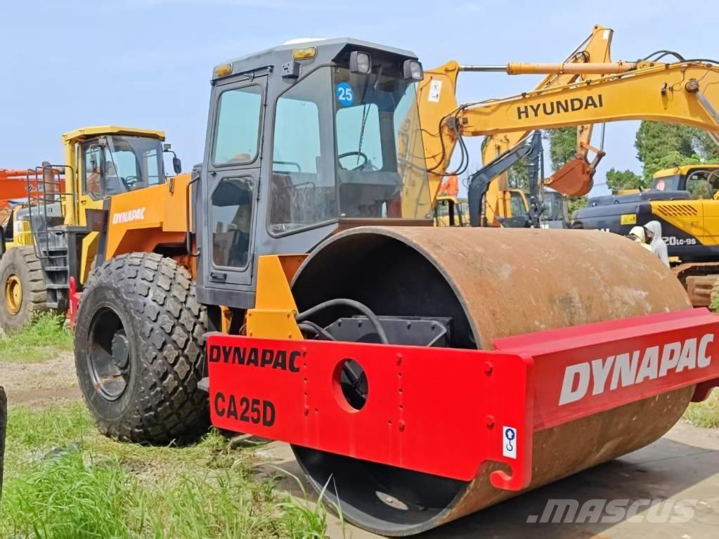 Dynapac CA 25 D Tahačové válce