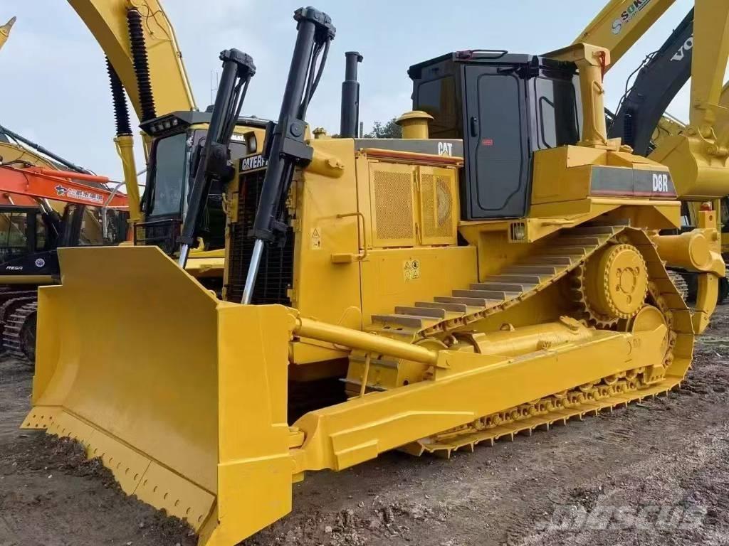 CAT D 8 R Pásové dozery