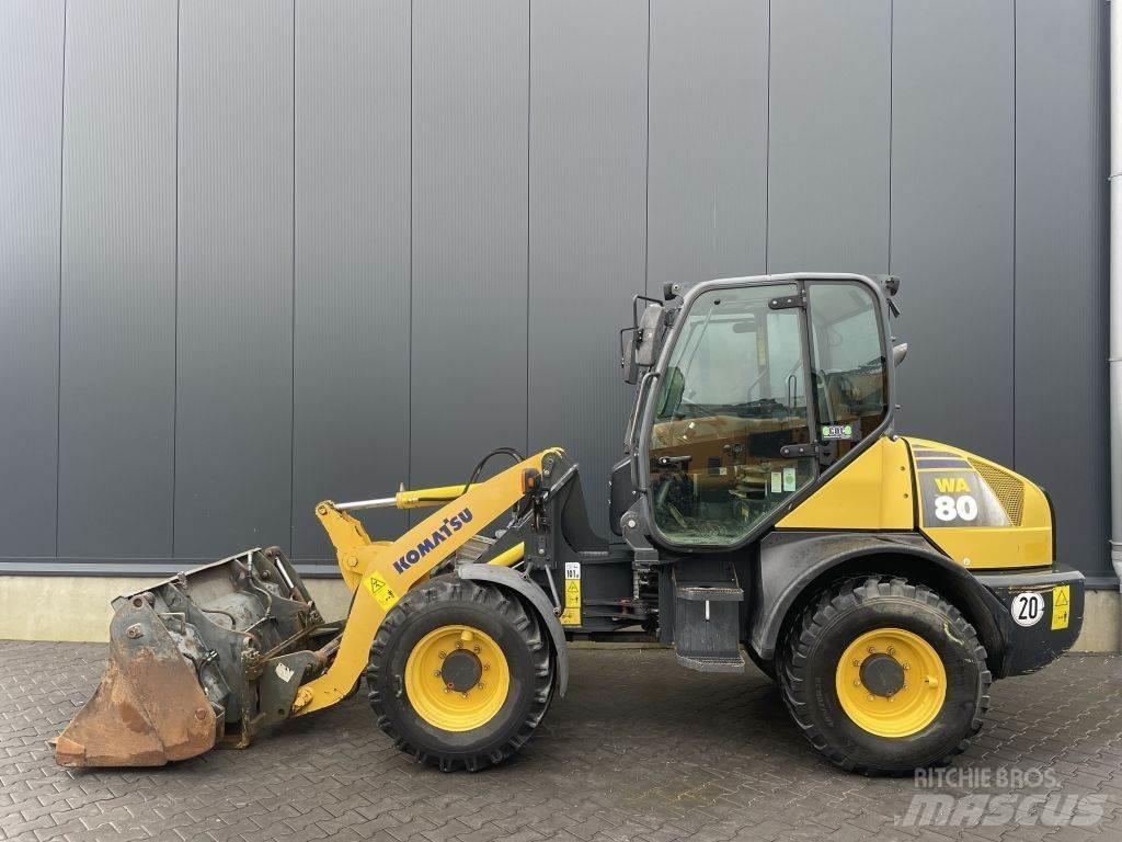 Komatsu WA80-6 Kolové nakladače