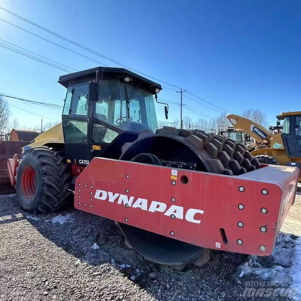 Dynapack CA702 Tahačové válce