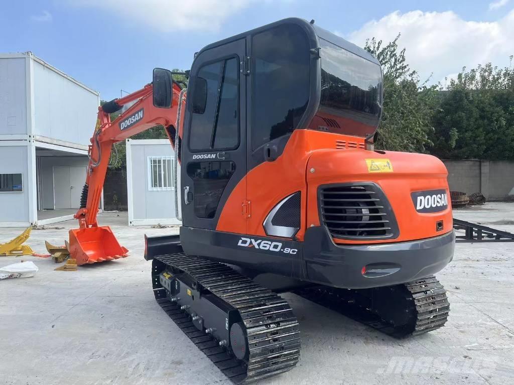 Doosan DX 60-9 C Pásová rýpadla