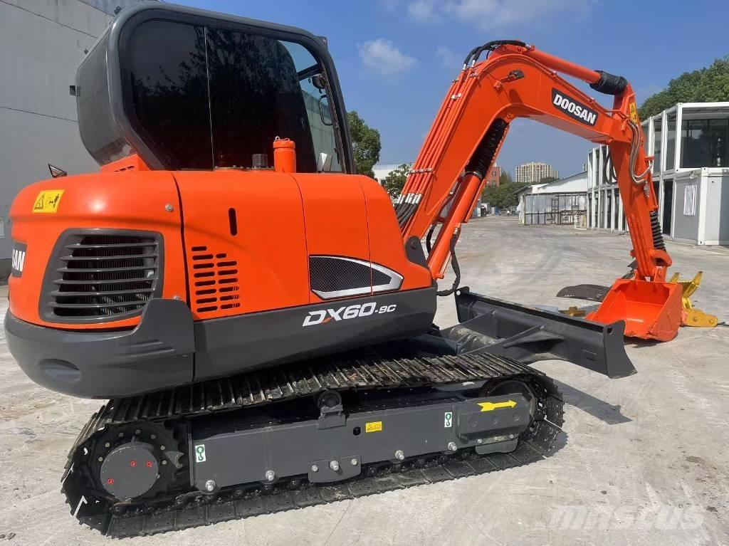 Doosan DX 60-9 C Pásová rýpadla