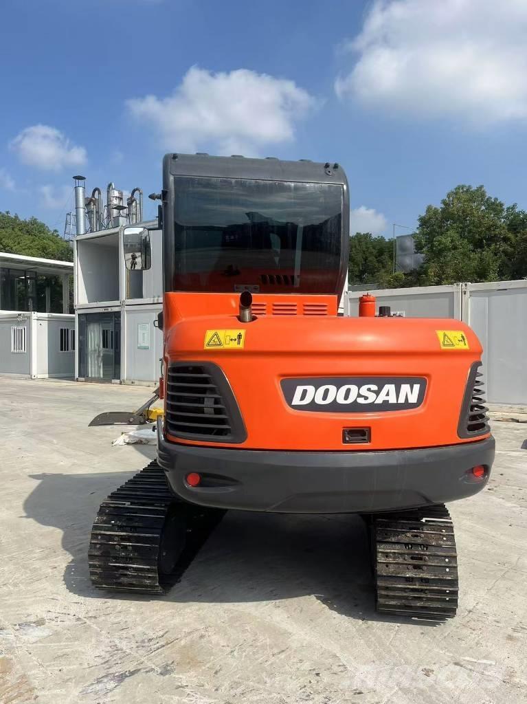 Doosan DX 60-9 C Pásová rýpadla