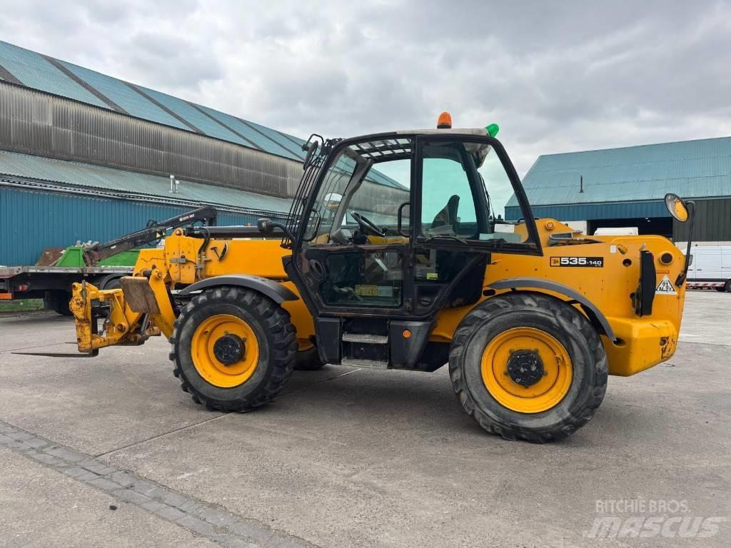 JCB 535-140 Teleskopické manipulátory