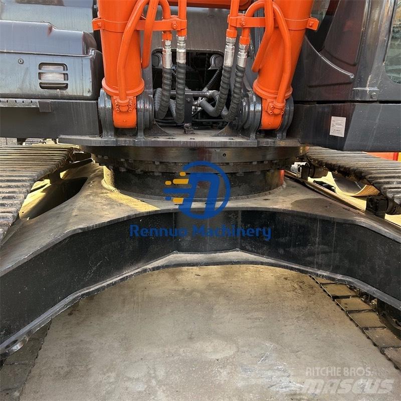 Hitachi ZX 350 Pásová rýpadla