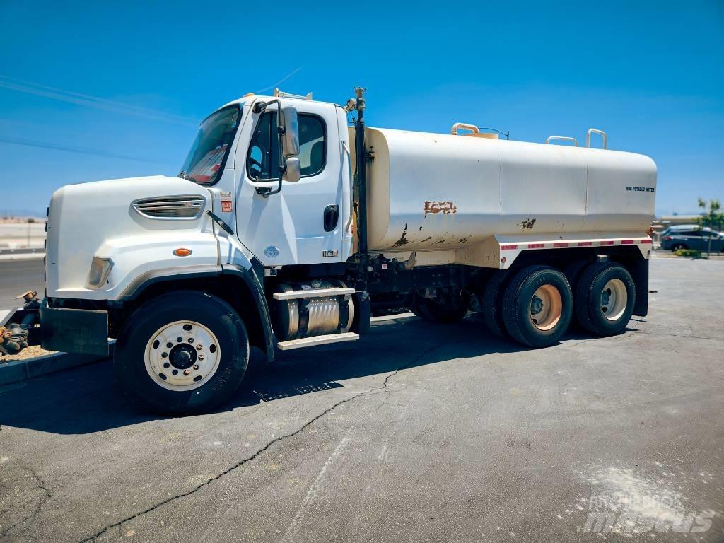 Freightliner 108 SD Cisterny na vodu