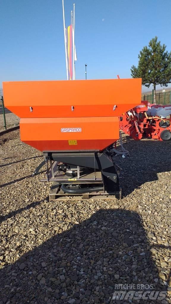 Maschio Zeno 24 Rozmetadlo minerálních hnojiv